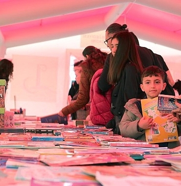bayraklida-cocuk-kitap-senligi-yogun-ilgi-gordu.jpg