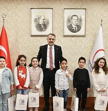 bayrampasada-23-nisan-coskusu.jpg