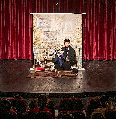 bornovada-cocuk-tiyatrosuna-yogun-ilgi.jpg