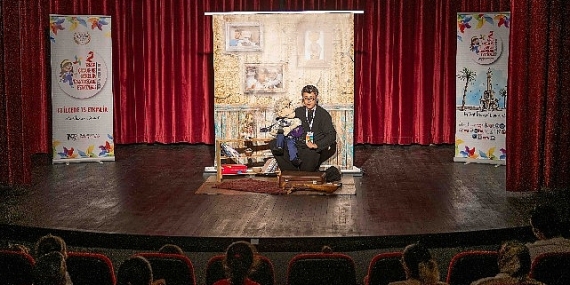 Bornova’da çocuk tiyatrosuna yoğun ilgi