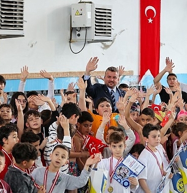 bucada-23-nisan-coskusu-havuza-tasindi.jpg