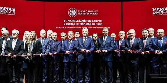 Doğal taşın kalbi İzmir’de atıyor