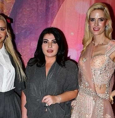 ebru-toruna-sanat-ve-cemiyet-dunyasindan-destek.jpg