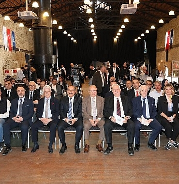 ege-maden-ihracatcilari-birliginde-ibrahim-alimoglu-ikinci-kez-baskan-secildi.jpg