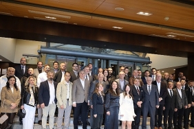ege-mobilya-kagit-ve-ormar-urunleri-ihracatcilari-birliginde-ali-fuat-gurle-guven-tazeledi.jpg