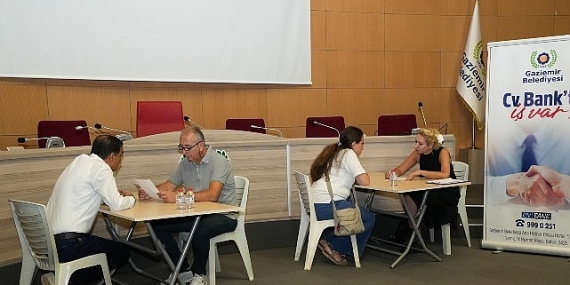 Gaziemir Belediyesi’nden istihdama tam destek: CV Bank 2 yılda 2 bin 171 kişiye iş kapısı açtı