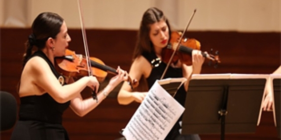 İzmir Oda Orkestrası yine ayakta alkışlandı