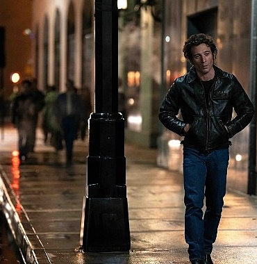 jeremy-allen-whitein-basrolunde-yer-aldigi-springsteen-deliver-me-from-nowhere-simdi-sadece-disneyta.jpg