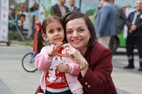 karabaglar-da-cocuklar-bayramlarini-doyasiya-yasadi.jpg