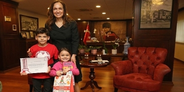 karsiyaka-belediyesi-yilin-kitap-tutkunlarini-secti.jpg