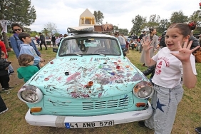 karsiyakayi-bayram-coskusu-sardi.jpg