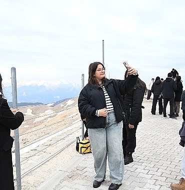 kemer-belediyesinden-ogrencilere-tahtalida-moral-gezisi.jpg
