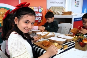 kruvasan-susleme-atolyesinde-renkli-anlar.jpg