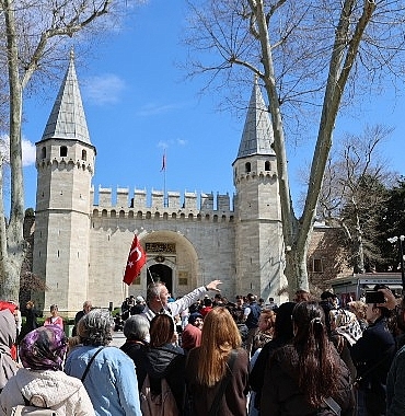 kucukcekmecede-kultur-ve-sanat-gezileri-devam-ediyor.jpg