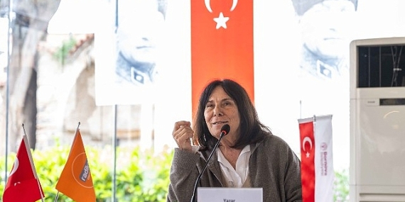 Latife Tekin Bornova’da gençlerle buluştu:     “Sizin dünyanızı çok merak ediyorum”