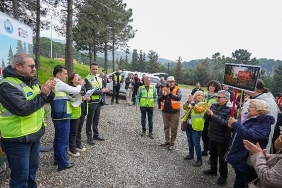 maltepede-belediye-gonullu-is-birligiyle-ormanlik-alan-coplerden-arindirildi.jpg