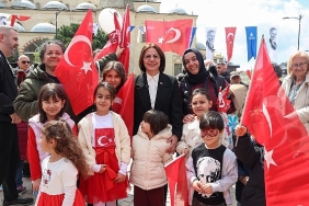 maltepenin-cumhuriyet-meydaninda-23-nisan-coskusu.jpg