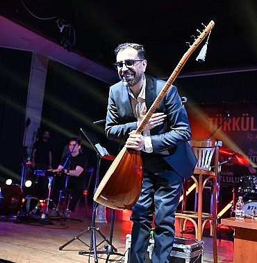 manisada-ismail-altunsaray-ile-turku-dolu-gece.jpg