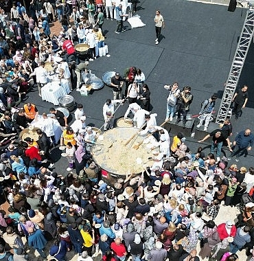 manisanin-lezzetleri-uluparkta-bulustu.jpg