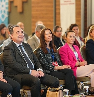 mesirin-sifa-mirasi-bilimle-bulustu-manisada-fitoterapi-gunleri-basladi.jpg
