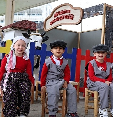 milli-irade-meydani-cocuklarla-dolup-tasti.jpg