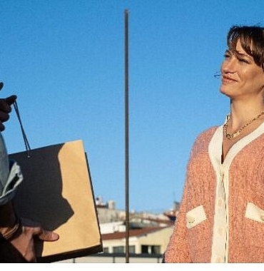 netflix-3-sezonuyla-geri-donen-kimler-geldi-kimler-gectinin-resmi-tanitim-fragmanini-paylasti.jpg