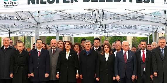 Nilüfer, 23 Nisan’ı Cumhuriyet Meydanı’nda kutladı