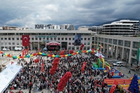 niluferde-cumhuriyet-meydani-cocuklarin-oldu.jpg
