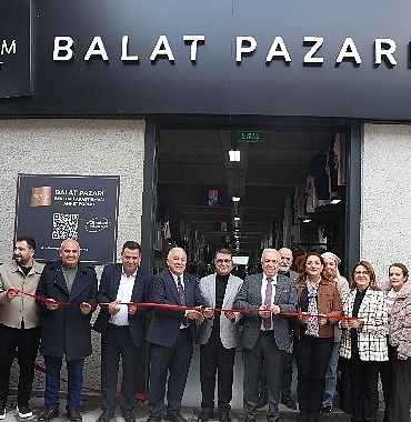 niluferin-8inci-giyim-pazari-balatta-acildi.jpg