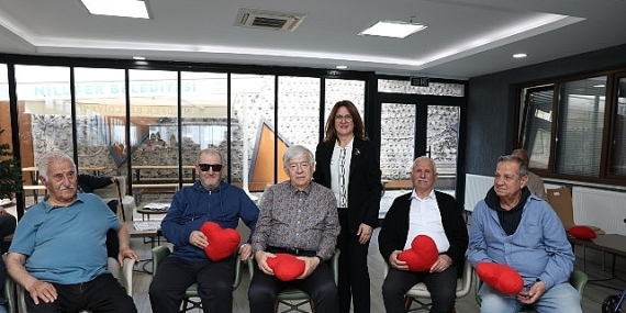 Nilüferli kadınlardan huzurevi sakinlerine gönül köprüsü