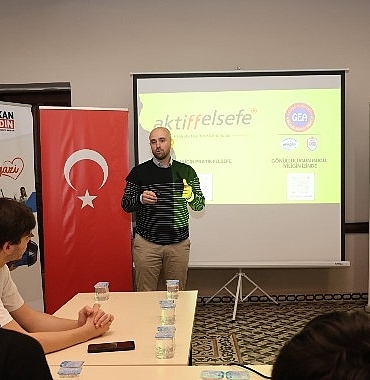 osmangazi-belediyesinden-genclere-elestirel-dusunce-atolyesi.jpg