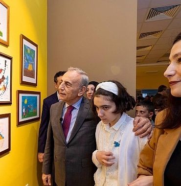renklerin-diliyle-farkindalik-aysegulun-sergisi-buyuk-ilgi-gordu.jpg