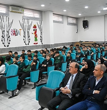 selcukluda-okur-yazar-bulusmalari-4-kez-ogrenci-ve-yazarlari-bir-araya-getiriyor.jpg