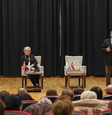 ustun-dokmen-bakirkoylulerle-bulustu.jpg