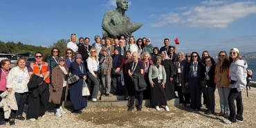 Gençler Cumhuriyet’in izinde yürüdü, kadınlar Çanakkale’yi keşfetti